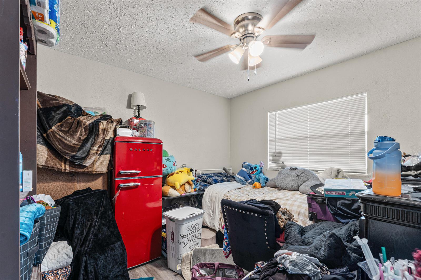   / 0 3300 sq. ft. $ 2026-06-20 0 foto
