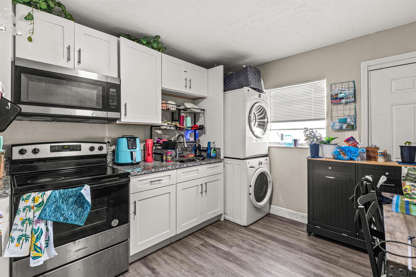   / 0 3300 sq. ft. $ 2026-06-20 0 foto