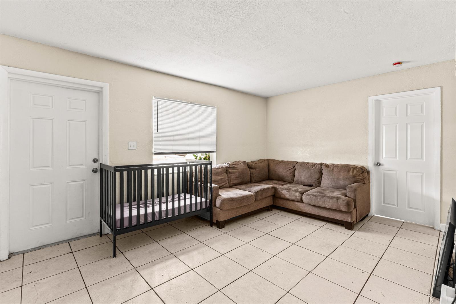   / 0 3300 sq. ft. $ 2026-06-20 0 foto