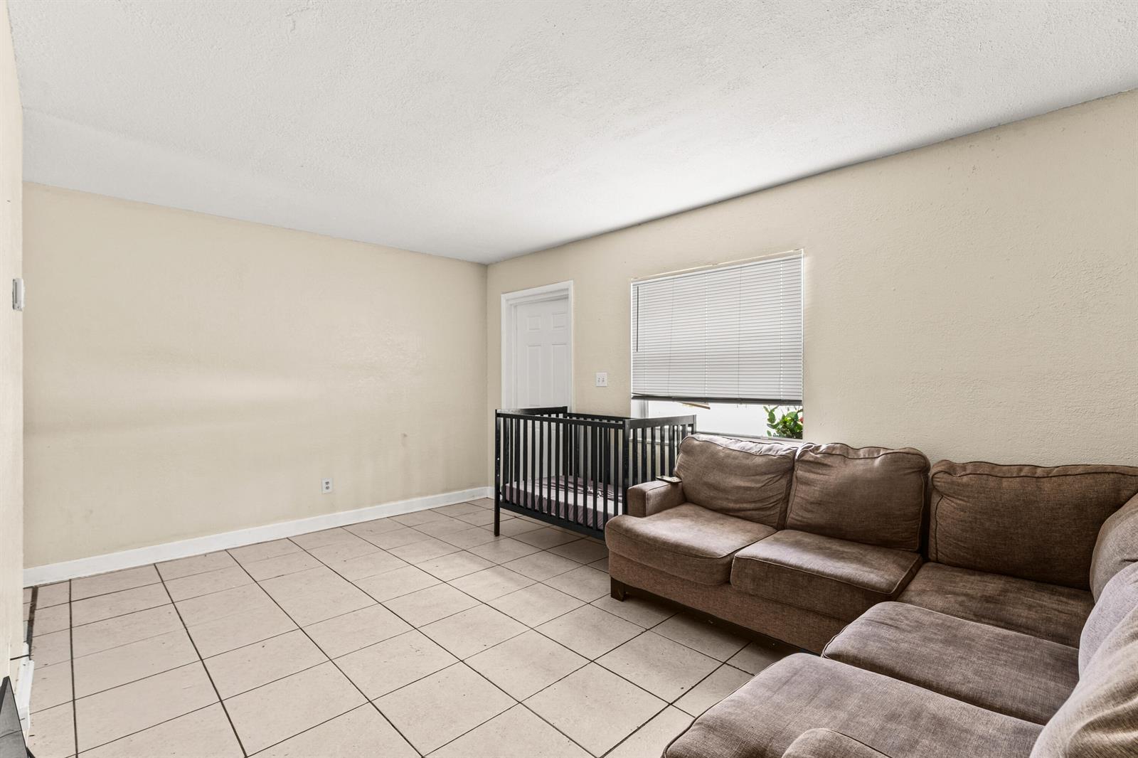   / 0 3300 sq. ft. $ 2026-06-20 0 foto
