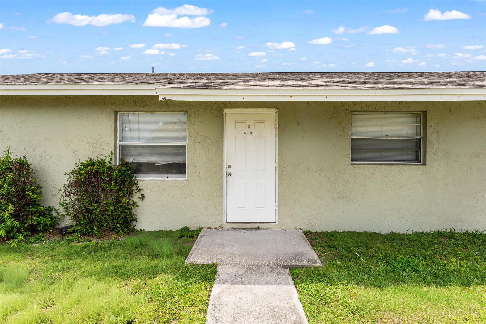   / 0 3300 sq. ft. $ 2026-06-20 0 foto