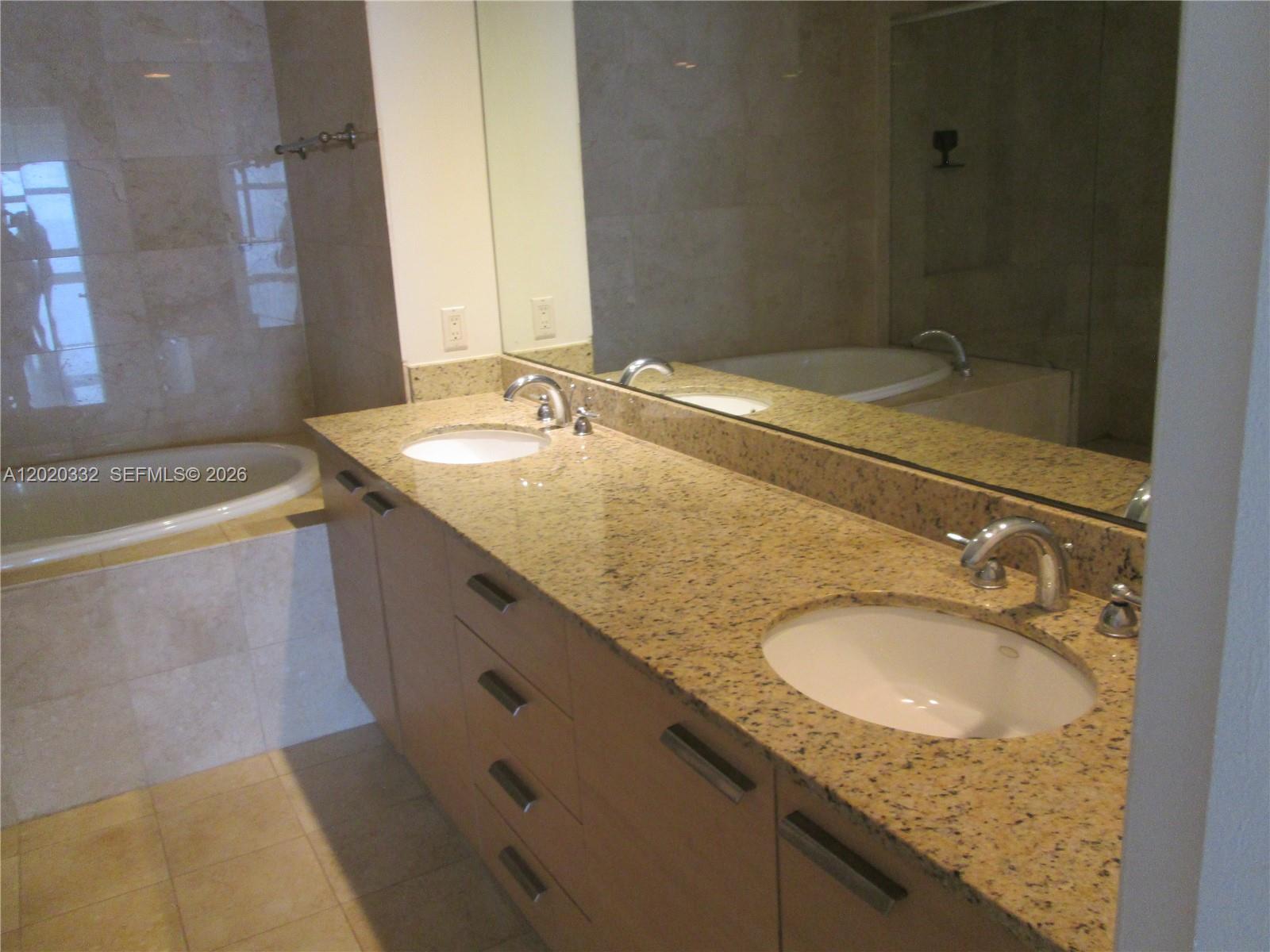 See details 2301 3 / 4 2078 sq. ft. $ 2026-07-03 0 Photo