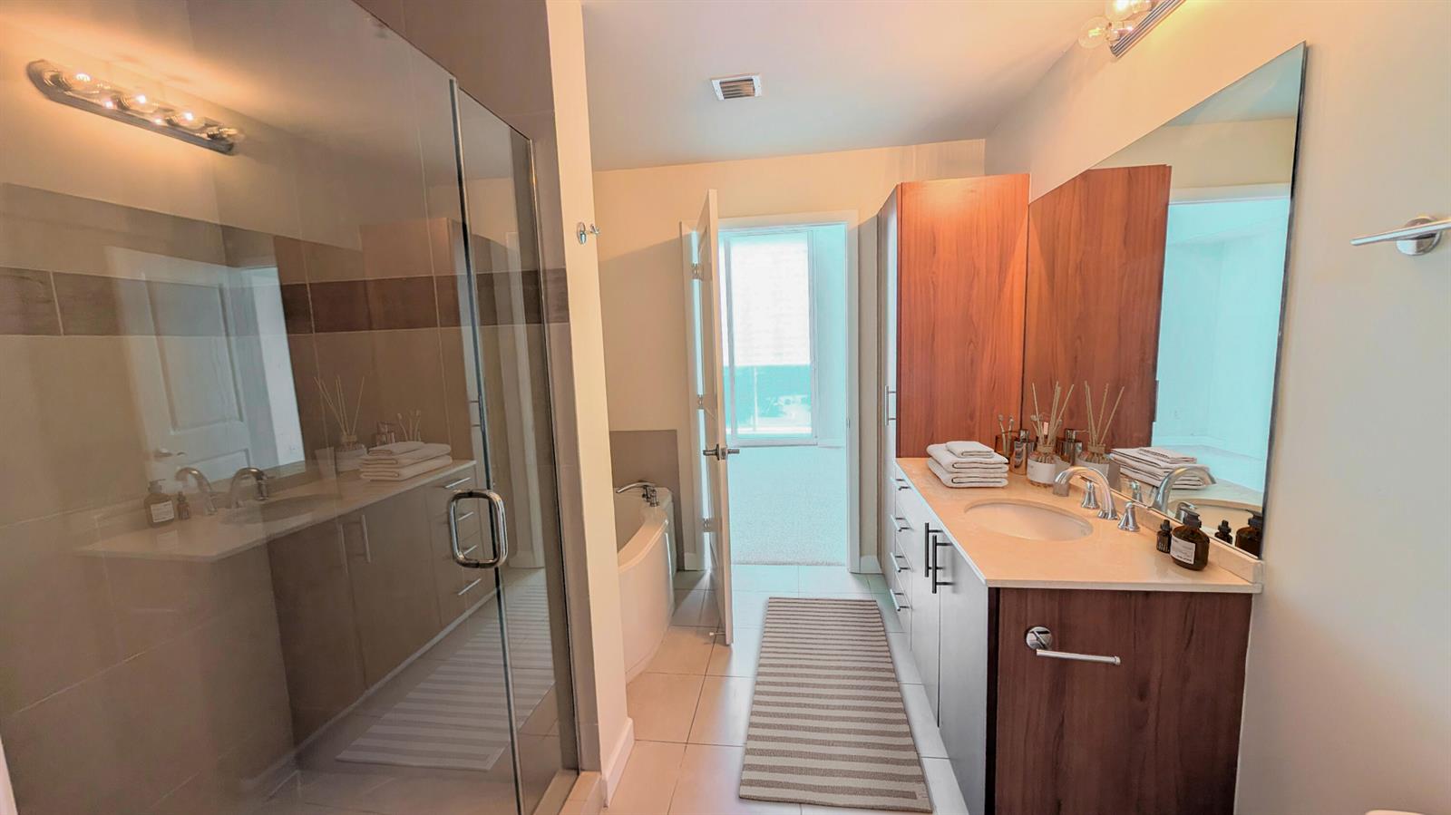 Photo of 1945 Ocean #701, Hallandale Beach, Florida, 33009 - 1000096468 (VS)