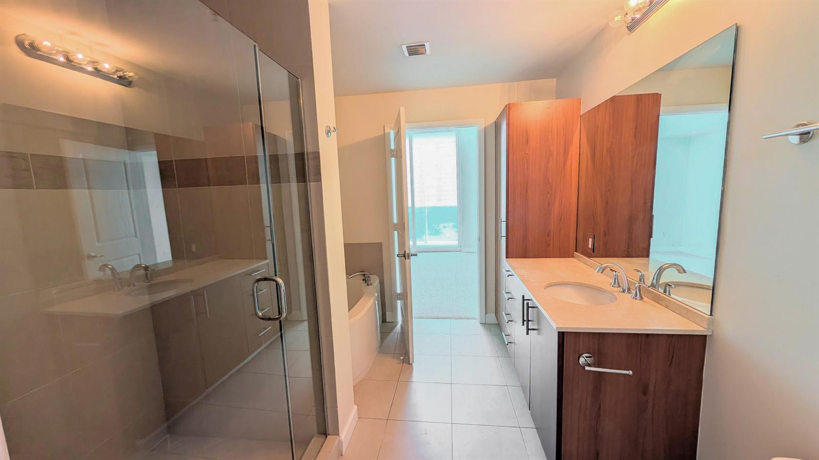 Photo of 1945 Ocean #701, Hallandale Beach, Florida, 33009 - 1000096468