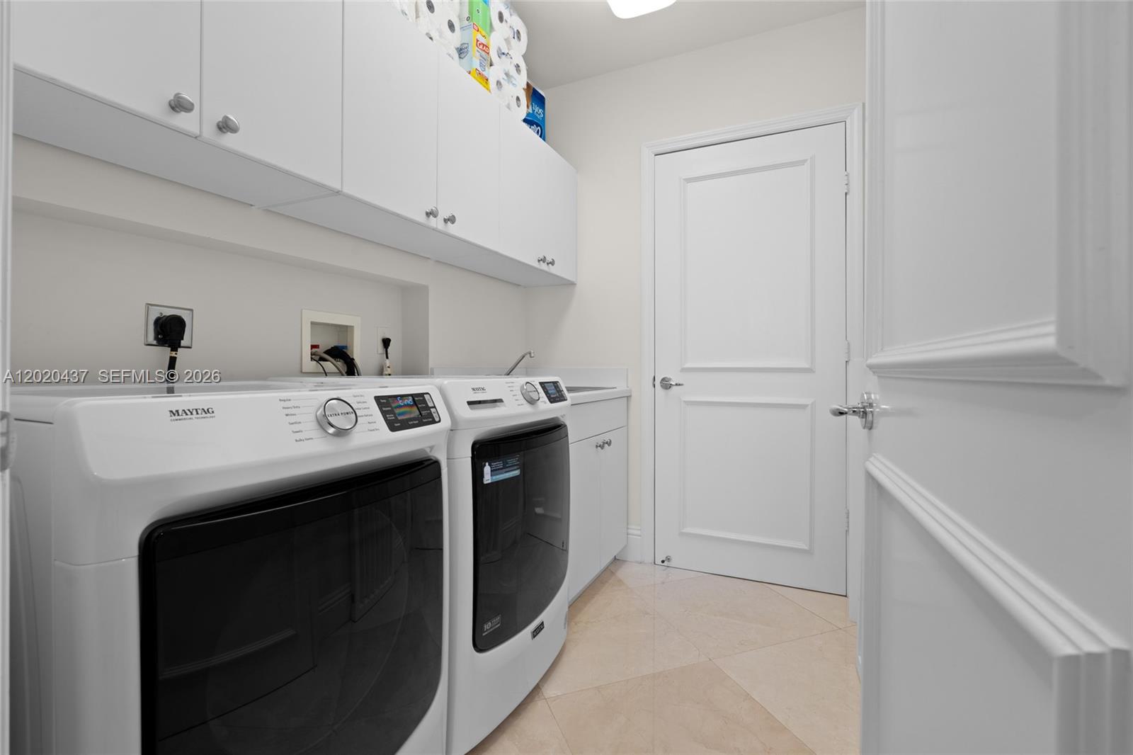 Photo of 21200 Point Pl  #2802, Aventura, Florida, 33180 - 