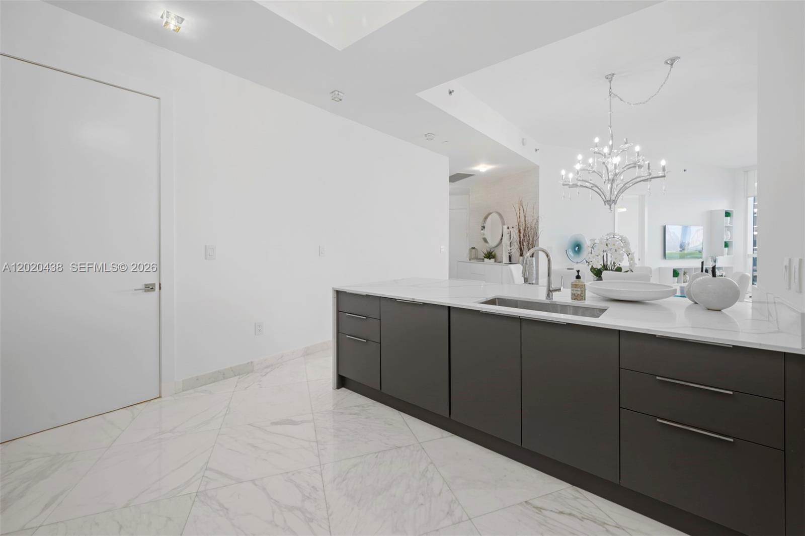 See details 4103 2 / 3 1962 sq. ft. $ 2026-05-16 0 Photo