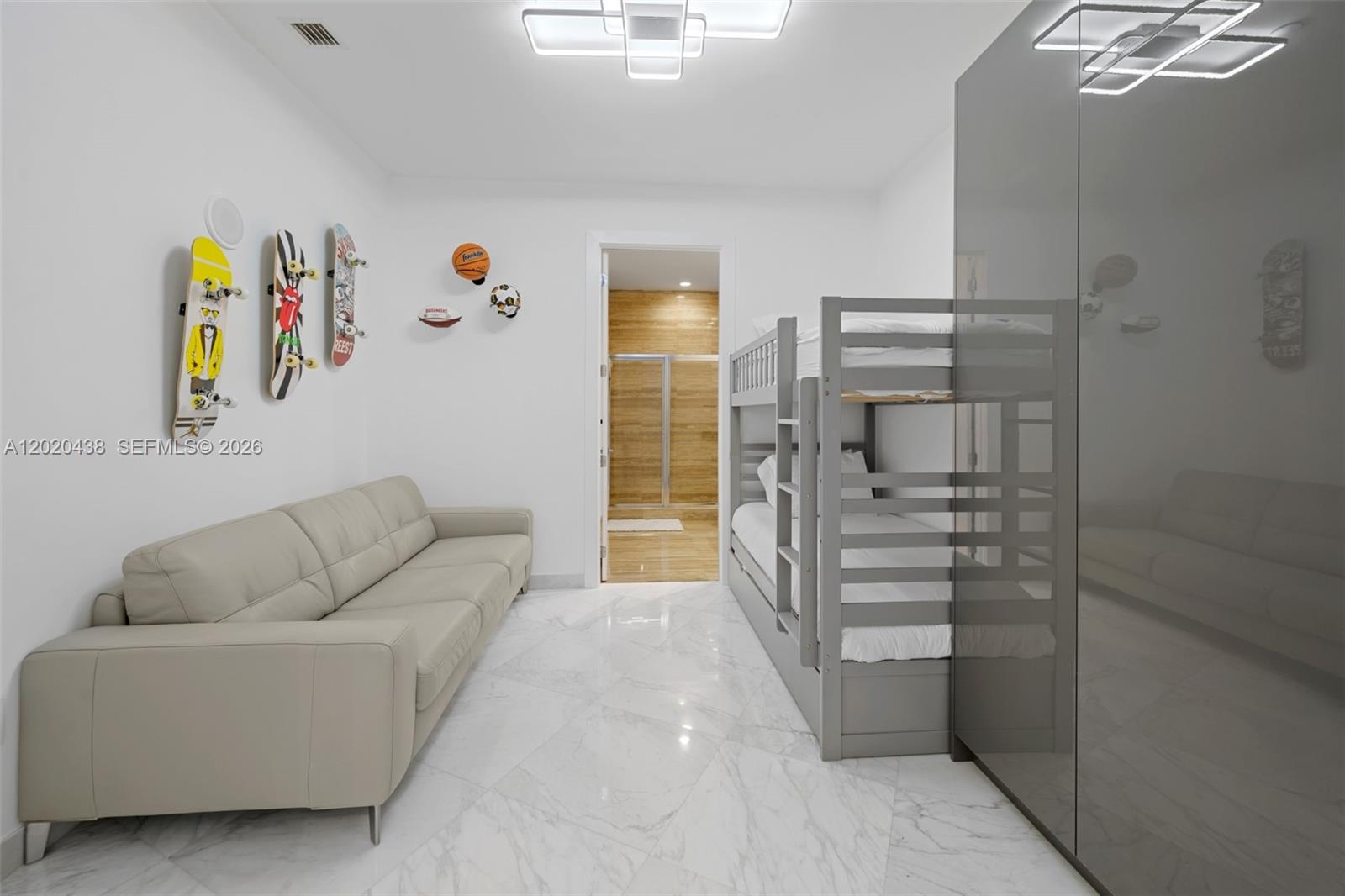 See details 4103 2 / 3 1962 sq. ft. $ 2026-05-16 0 Photo