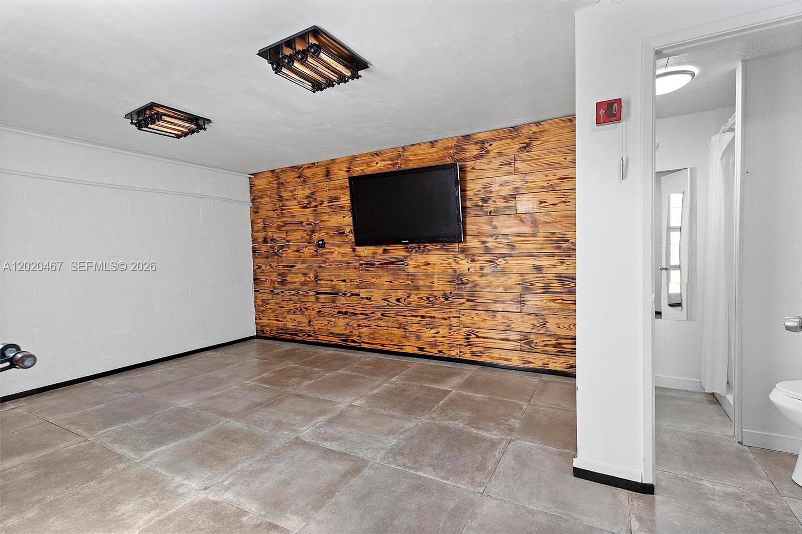 See details 311 / sq. ft. $ 2026-05-17 0 Photo