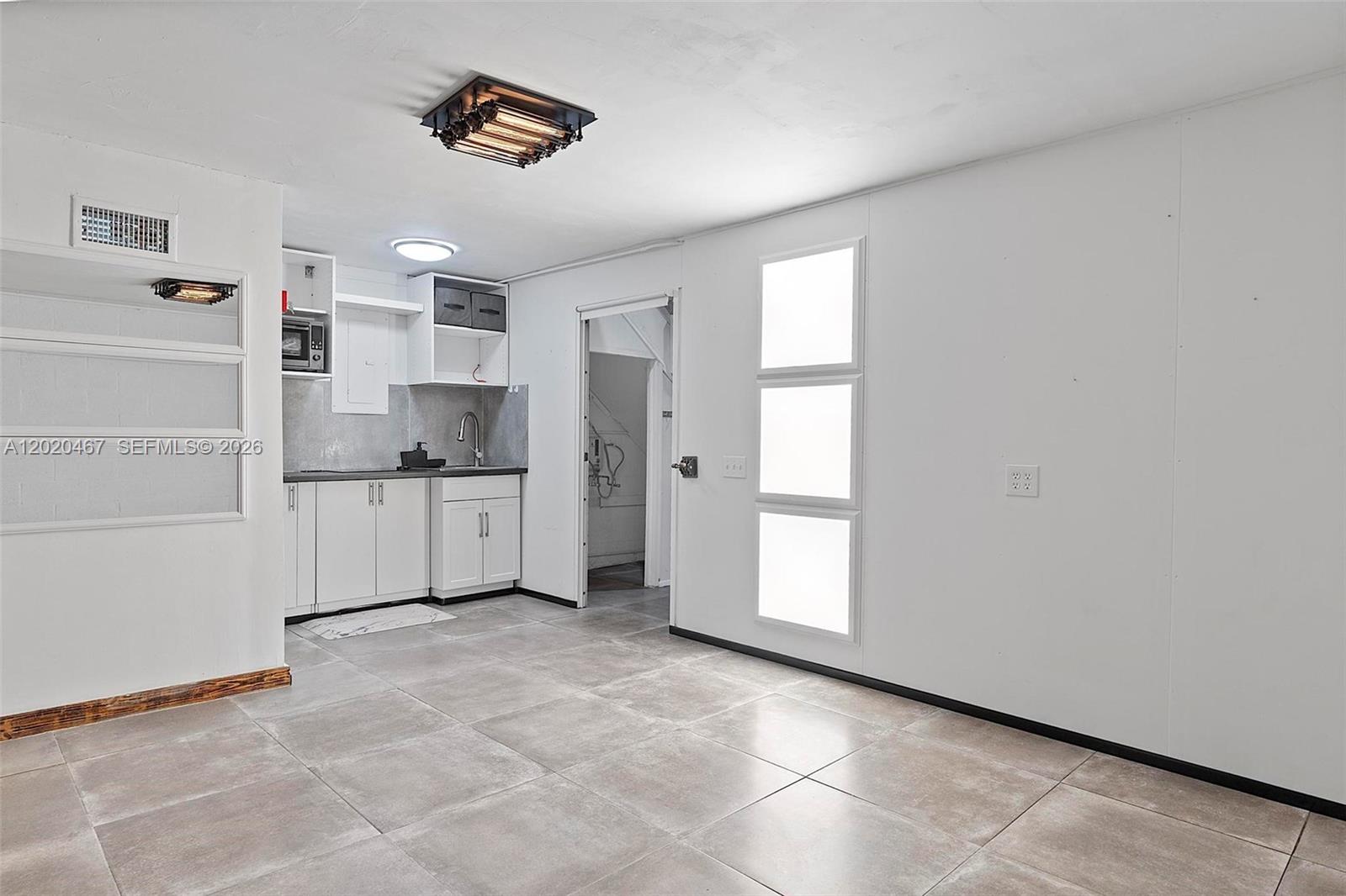 See details 311 / sq. ft. $ 2026-05-17 0 Photo