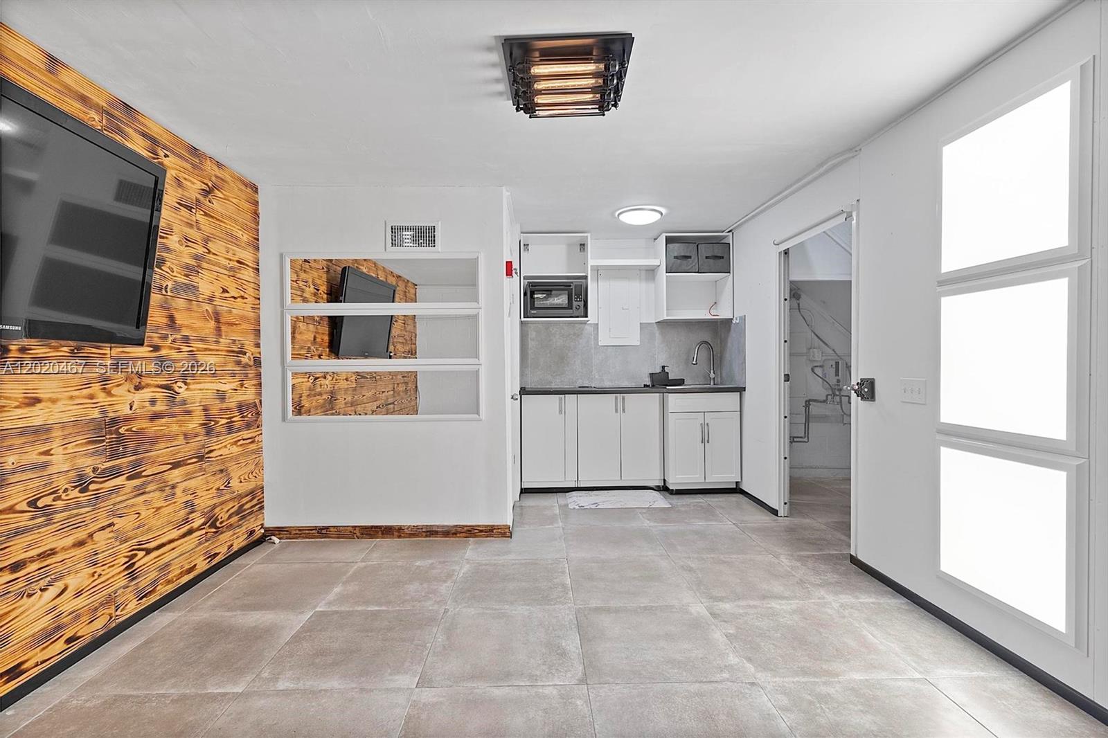 See details 311 / sq. ft. $ 2026-05-17 0 Photo