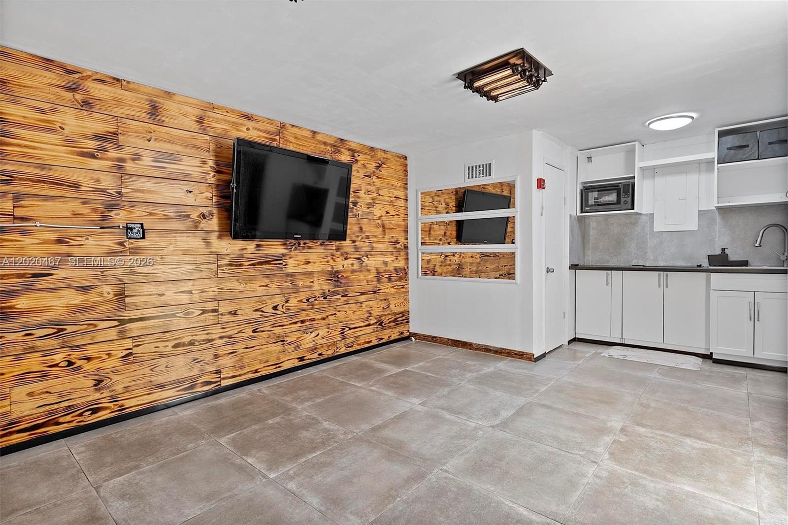 See details 311 / sq. ft. $ 2026-05-17 0 Photo