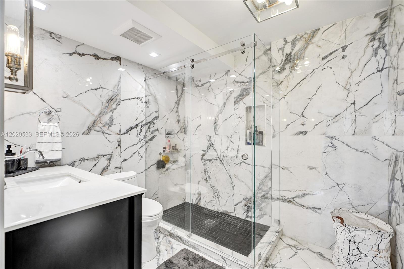 See details 2112 2 / 2 1552 sq. ft. $ 2026-05-17 0 Photo