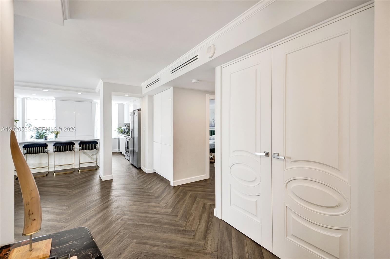 See details 2112 2 / 2 1552 sq. ft. $ 2026-05-17 0 Photo
