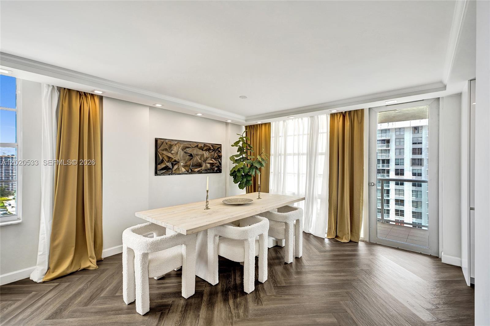 See details 2112 2 / 2 1552 sq. ft. $ 2026-05-17 0 Photo