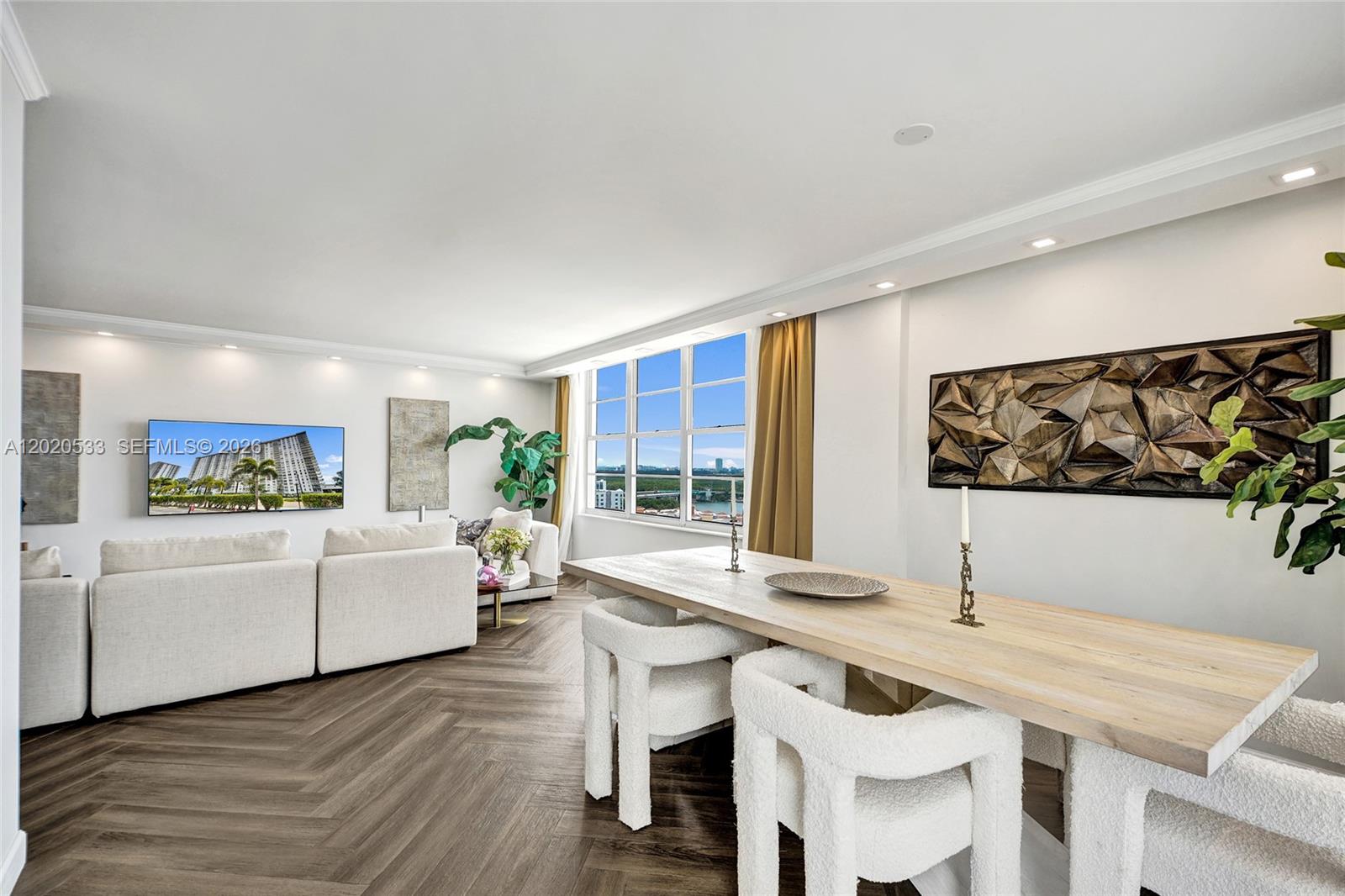 See details 2112 2 / 2 1552 sq. ft. $ 2026-05-17 0 Photo