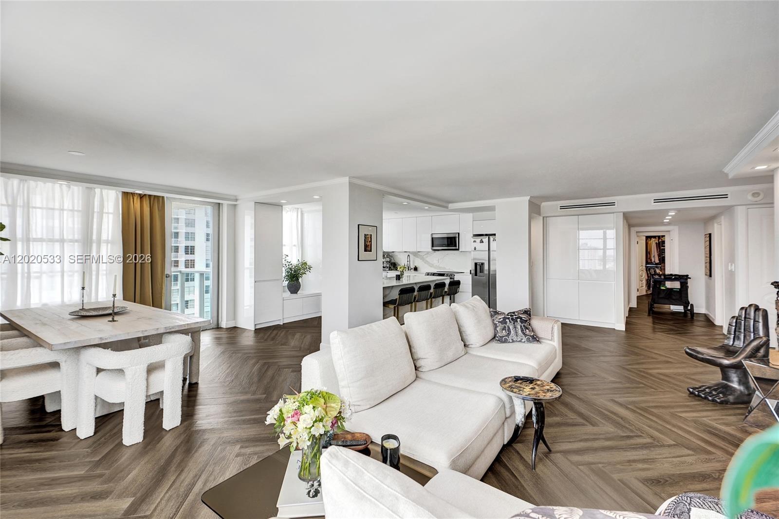 See details 2112 2 / 2 1552 sq. ft. $ 2026-05-17 0 Photo