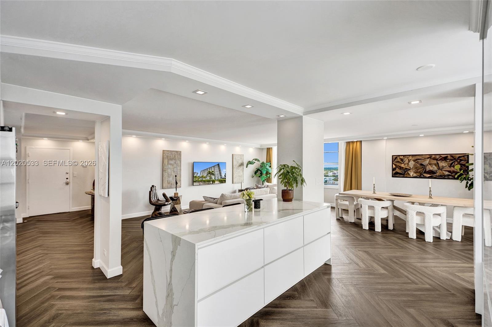 See details 2112 2 / 2 1552 sq. ft. $ 2026-05-17 0 Photo