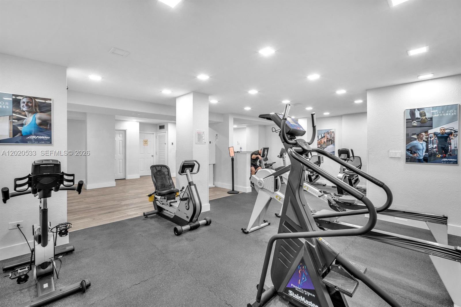 See details 2112 2 / 2 1552 sq. ft. $ 2026-05-17 0 Photo