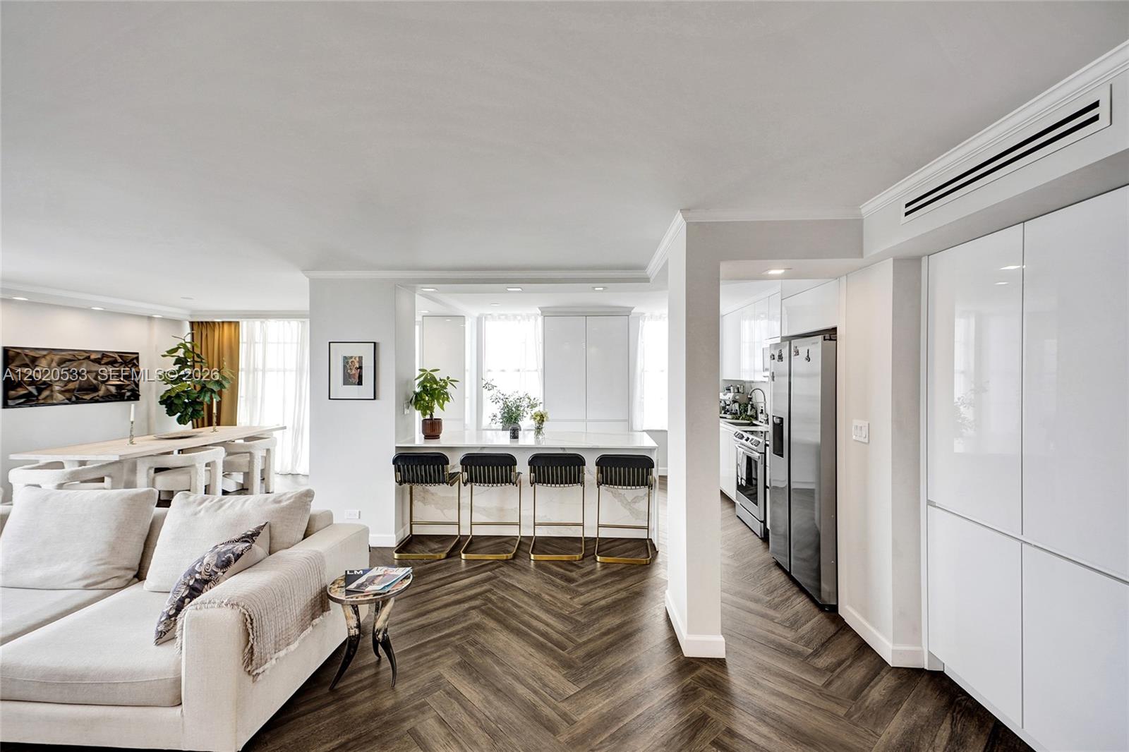 See details 2112 2 / 2 1552 sq. ft. $ 2026-05-17 0 Photo