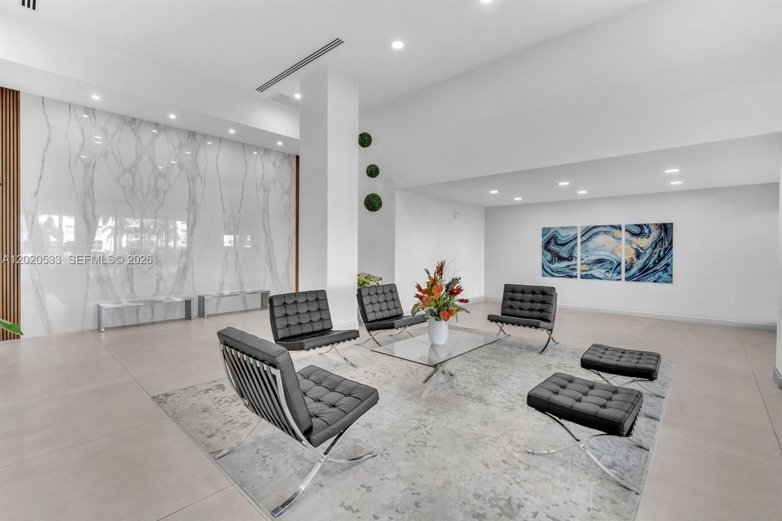 See details 2112 2 / 2 1552 sq. ft. $ 2026-05-17 0 Photo