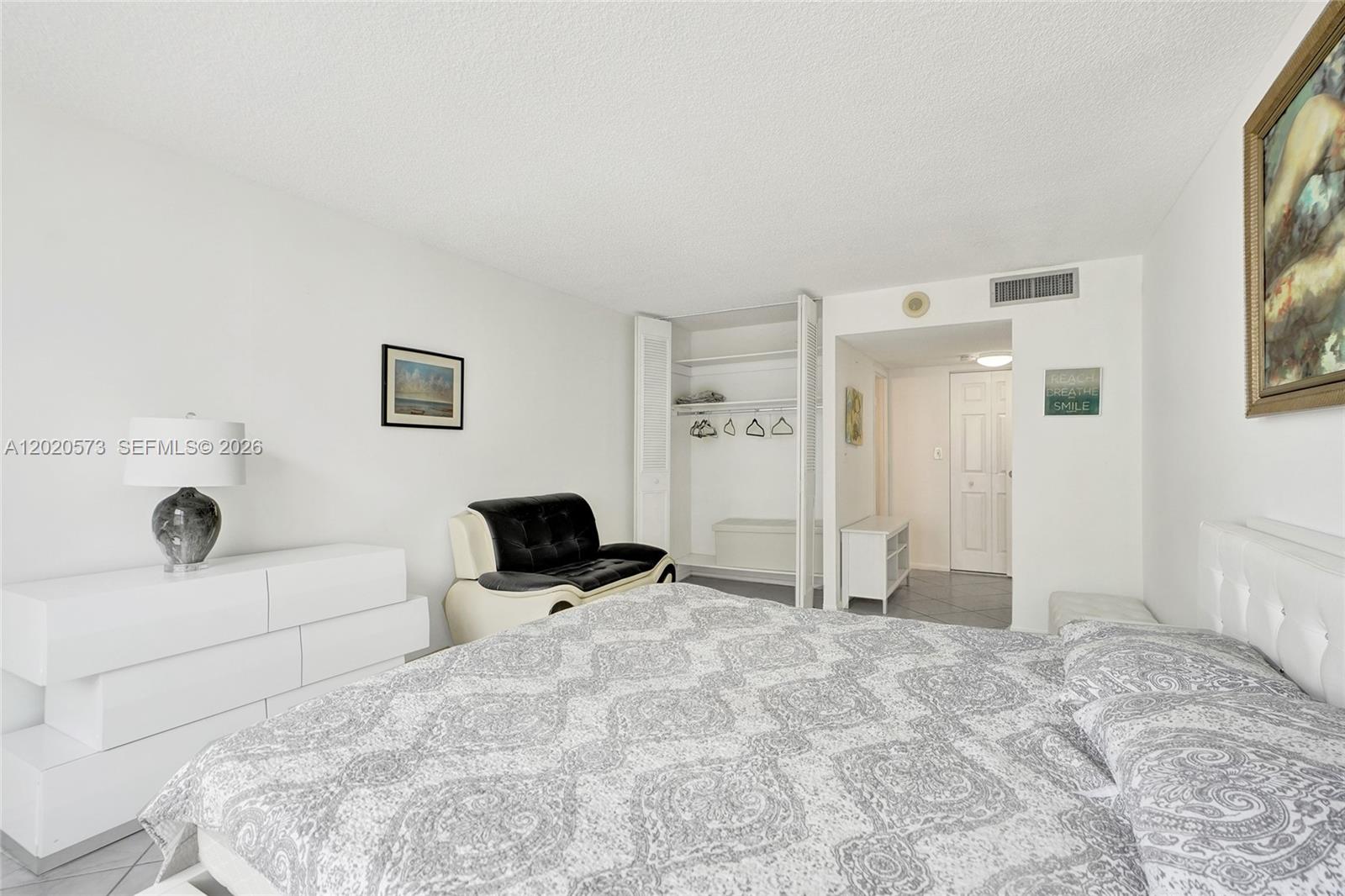 1611 1 / 2 1104 sq. ft. $ 2026-05-17 0 Photo