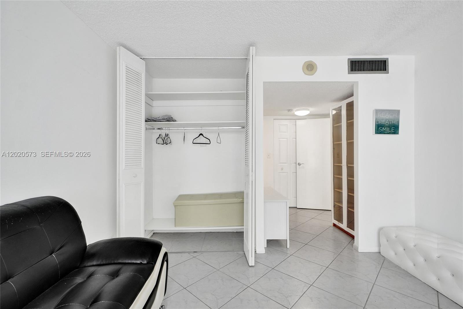 1611 1 / 2 1104 sq. ft. $ 2026-05-17 0 Photo