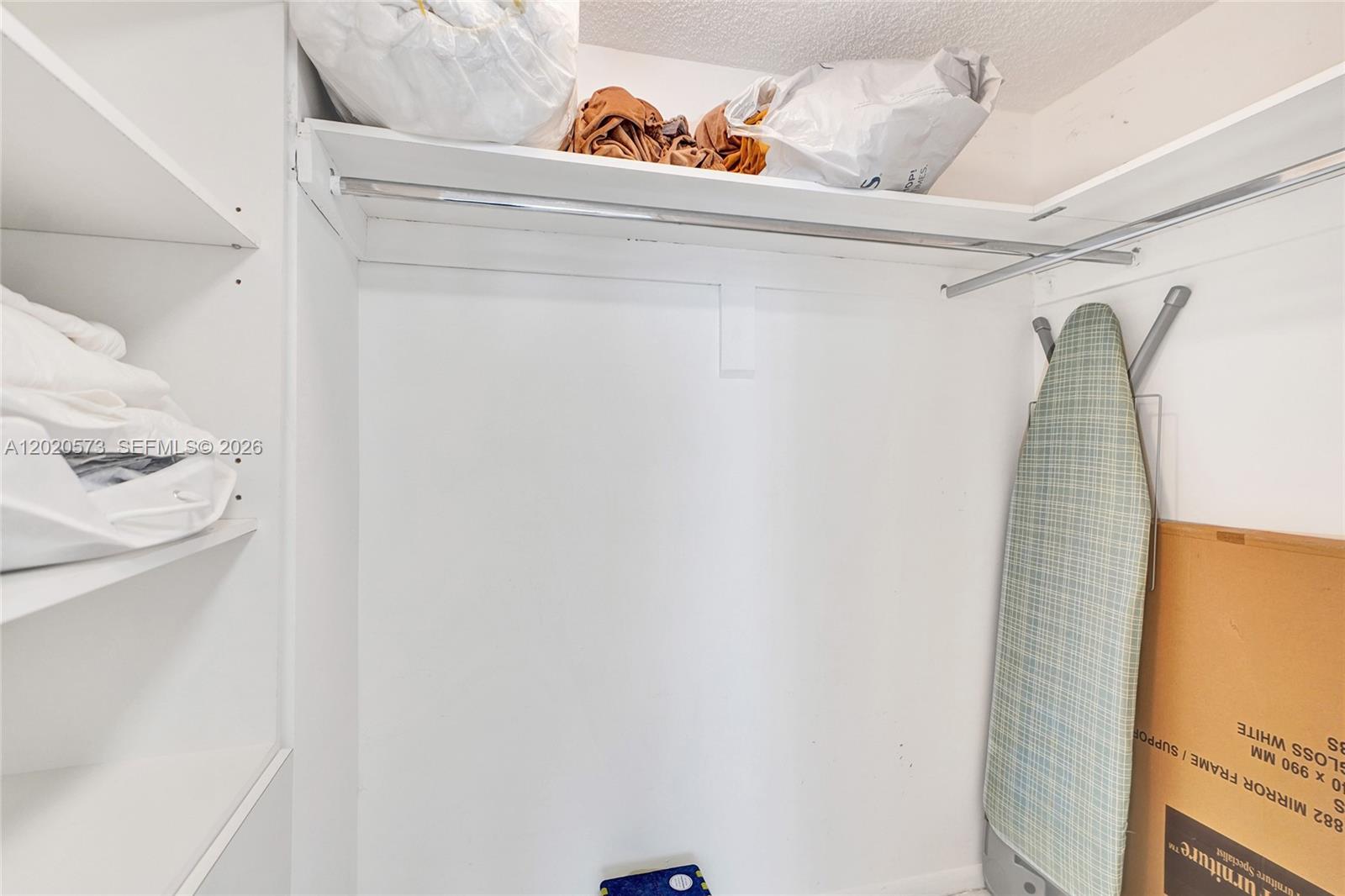 1611 1 / 2 1104 sq. ft. $ 2026-05-17 0 Photo