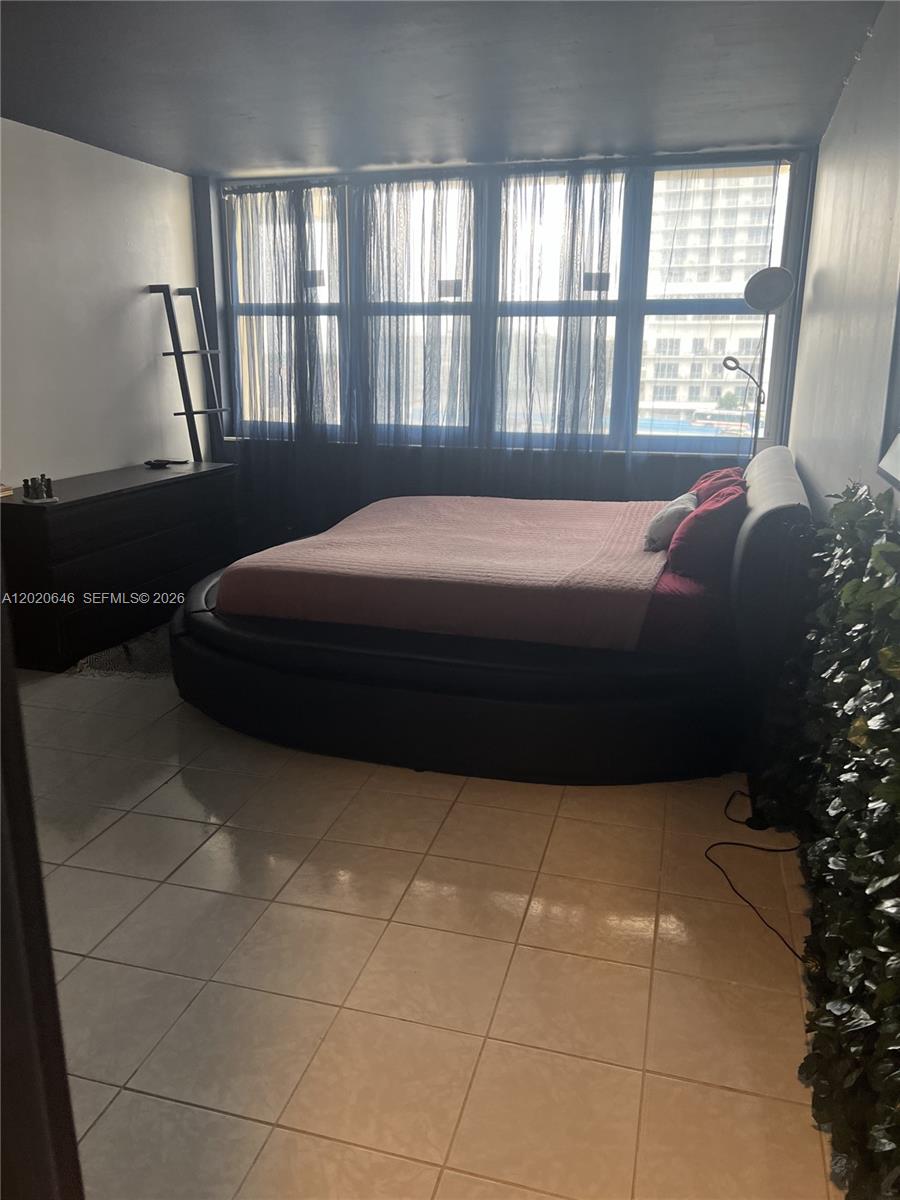 Photo of 1817 Ocean Dr  #718, Hallandale Beach, Florida, 33009 - 