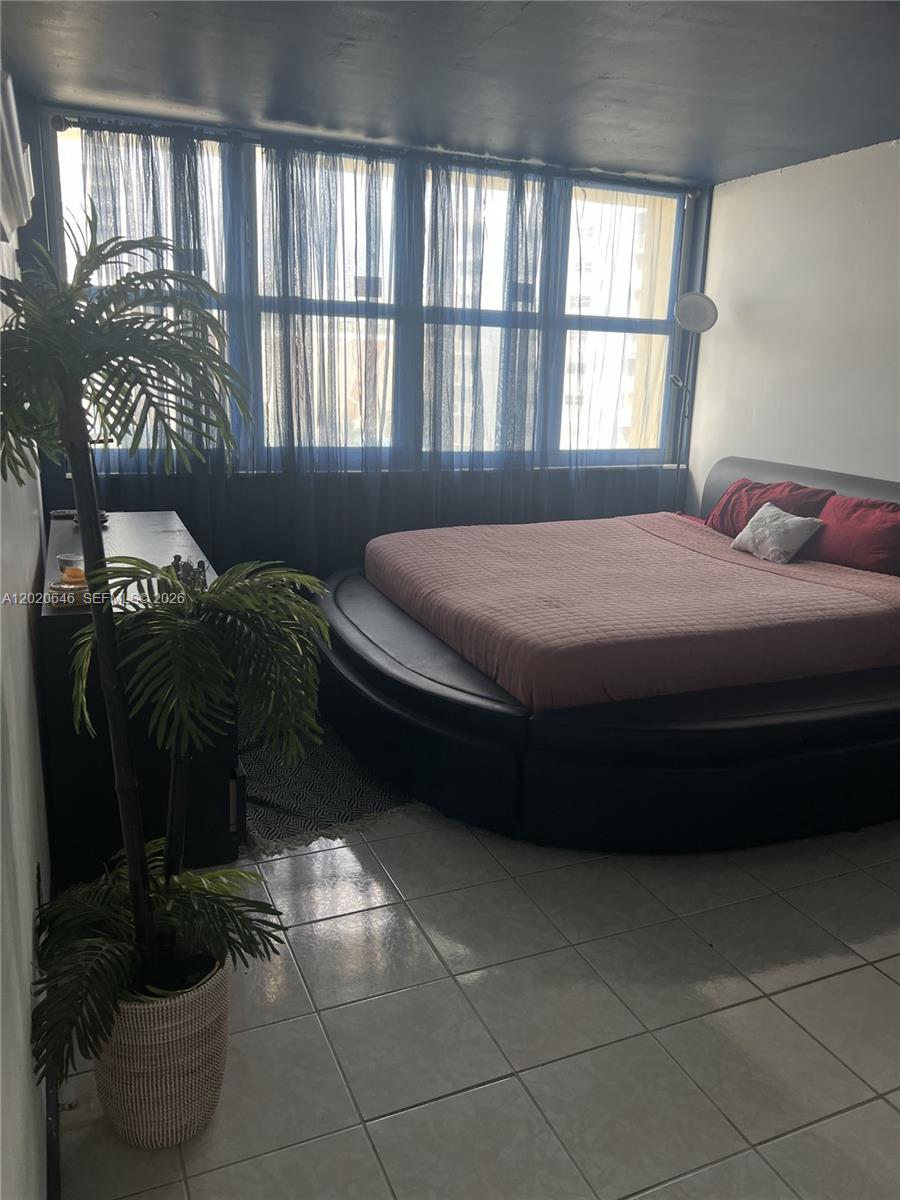 Photo of 1817 Ocean Dr  #718, Hallandale Beach, Florida, 33009 - 