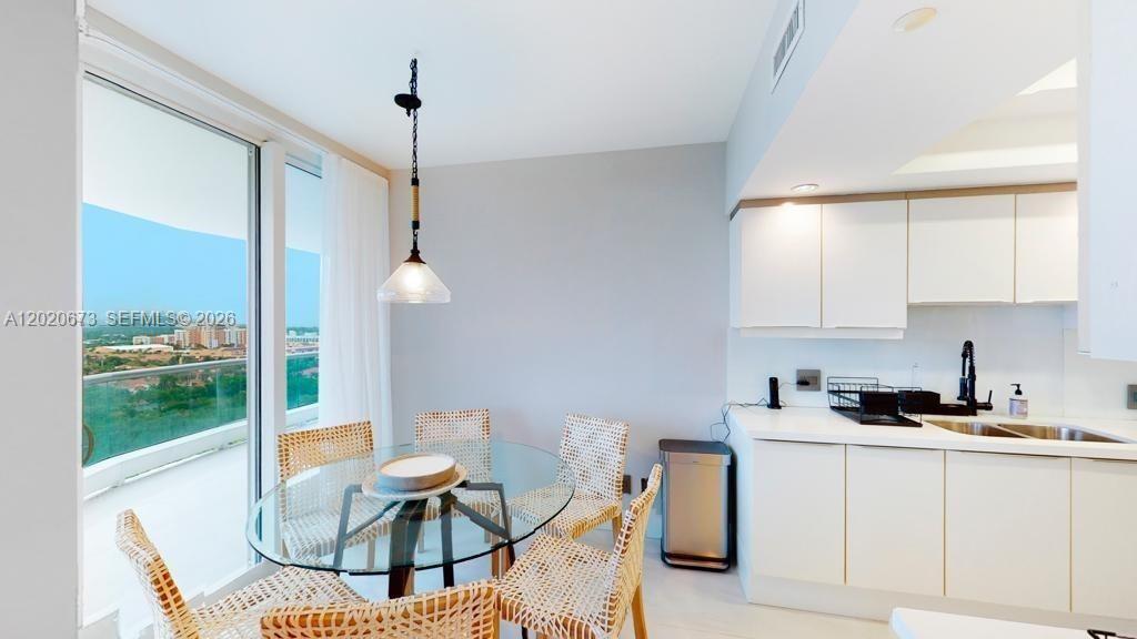 See details 1808 3 / 2 1580 sq. ft. $ 2026-05-17 0 Photo