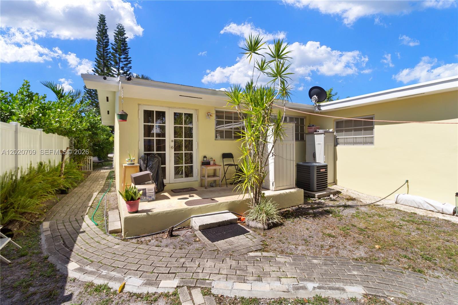 See details / 2511 sq. ft. $ 2026-05-18 0 Photo