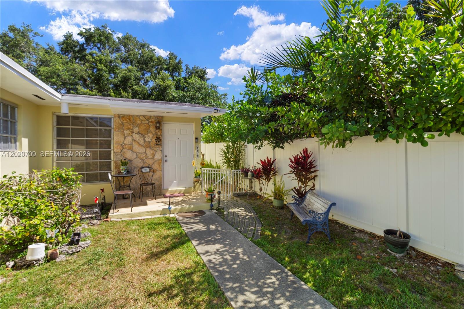 See details / 2511 sq. ft. $ 2026-05-18 0 Photo
