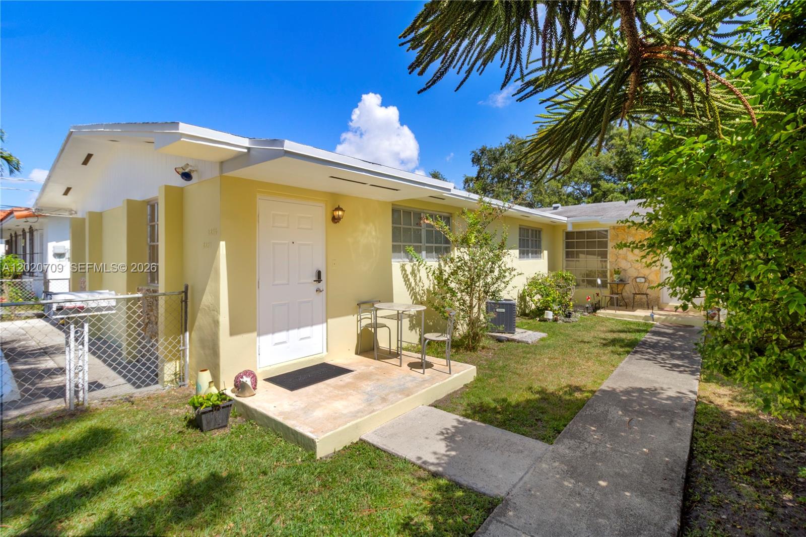 See details / 2511 sq. ft. $ 2026-05-18 0 Photo