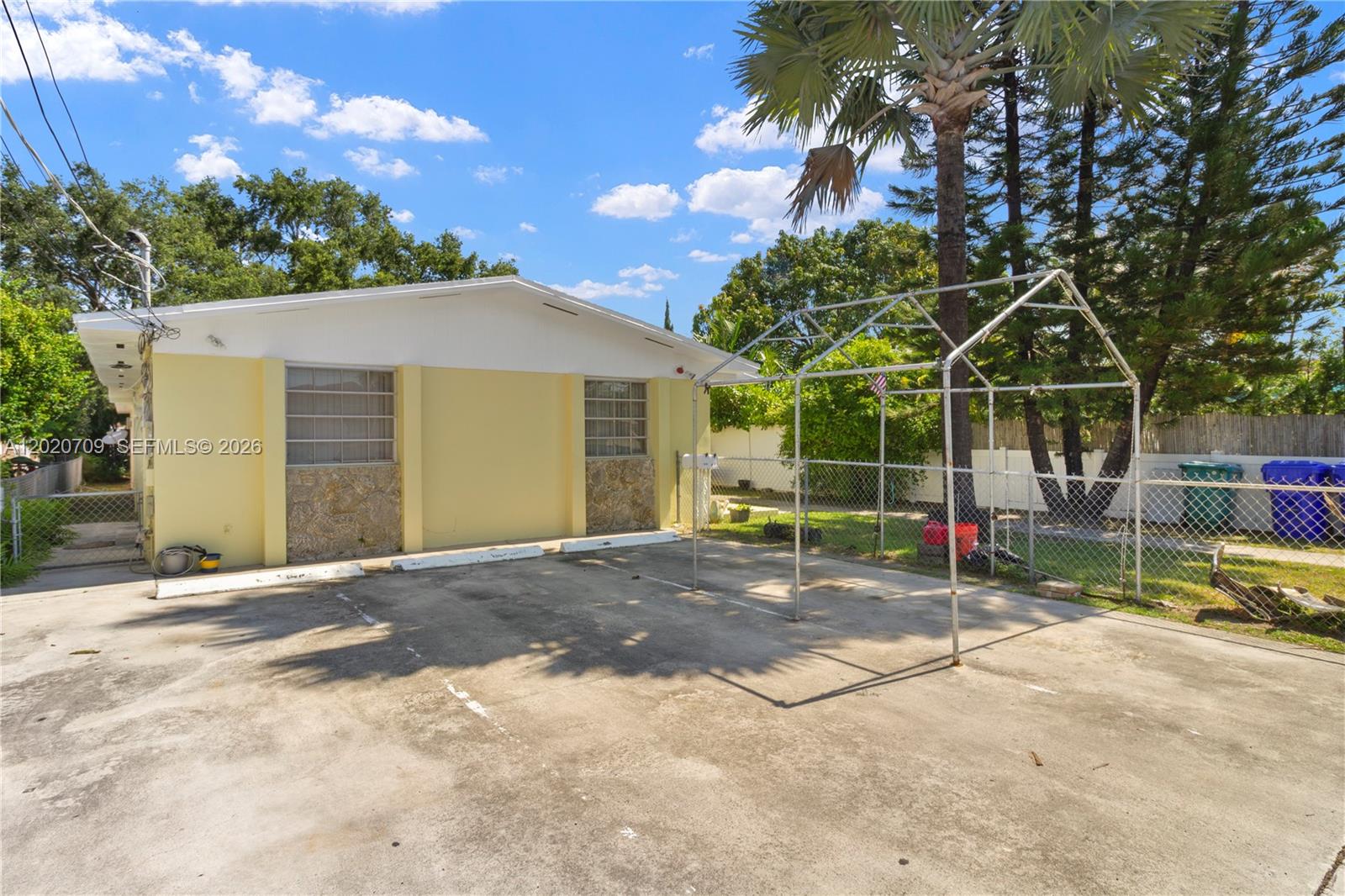 See details / 2511 sq. ft. $ 2026-05-18 0 Photo