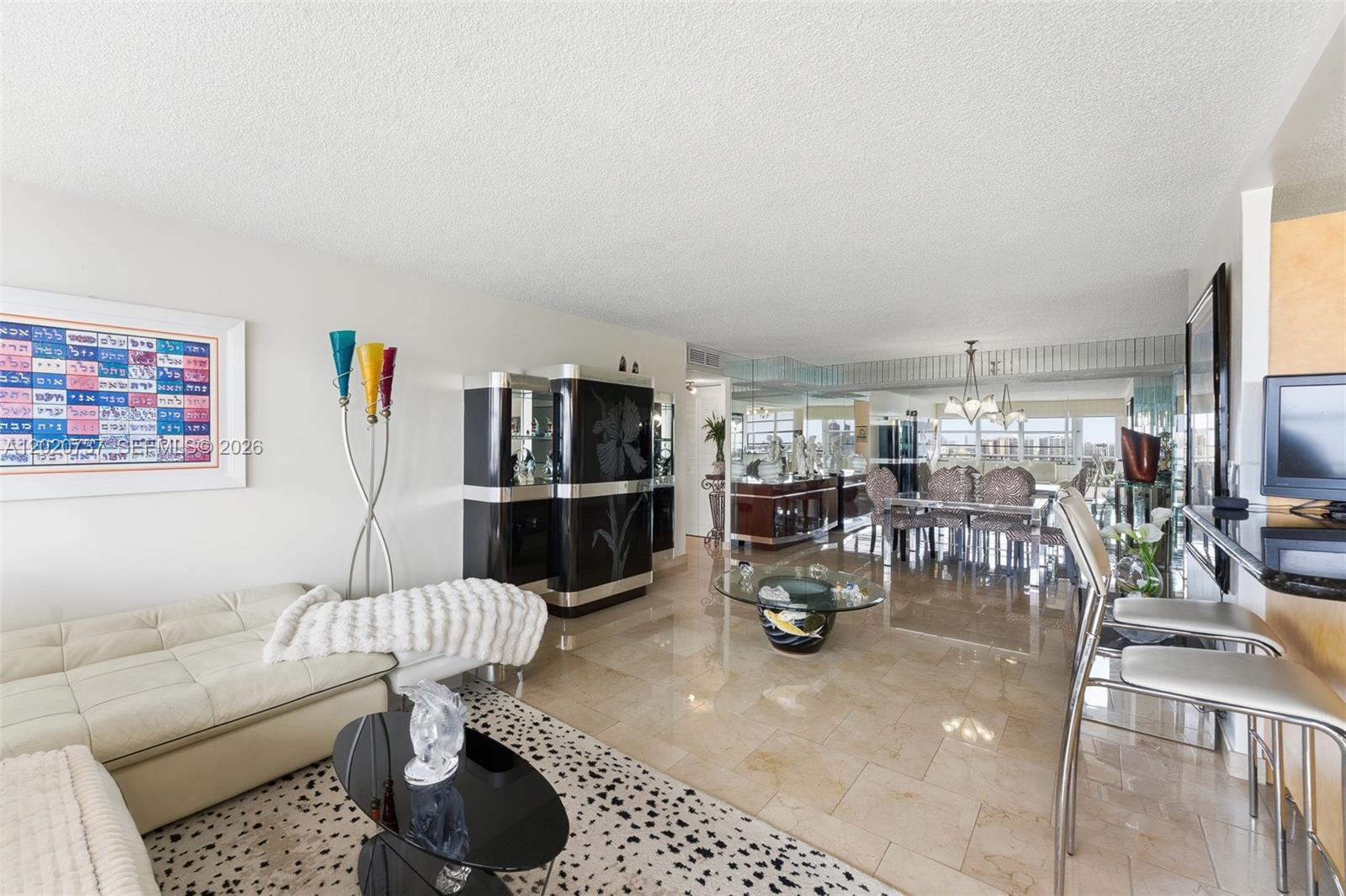 See details 2302 2 / 2 1275 sq. ft. $ 2026-05-18 0 Photo