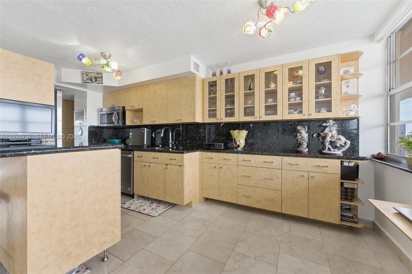 See details 2302 2 / 2 1275 sq. ft. $ 2026-05-18 0 Photo