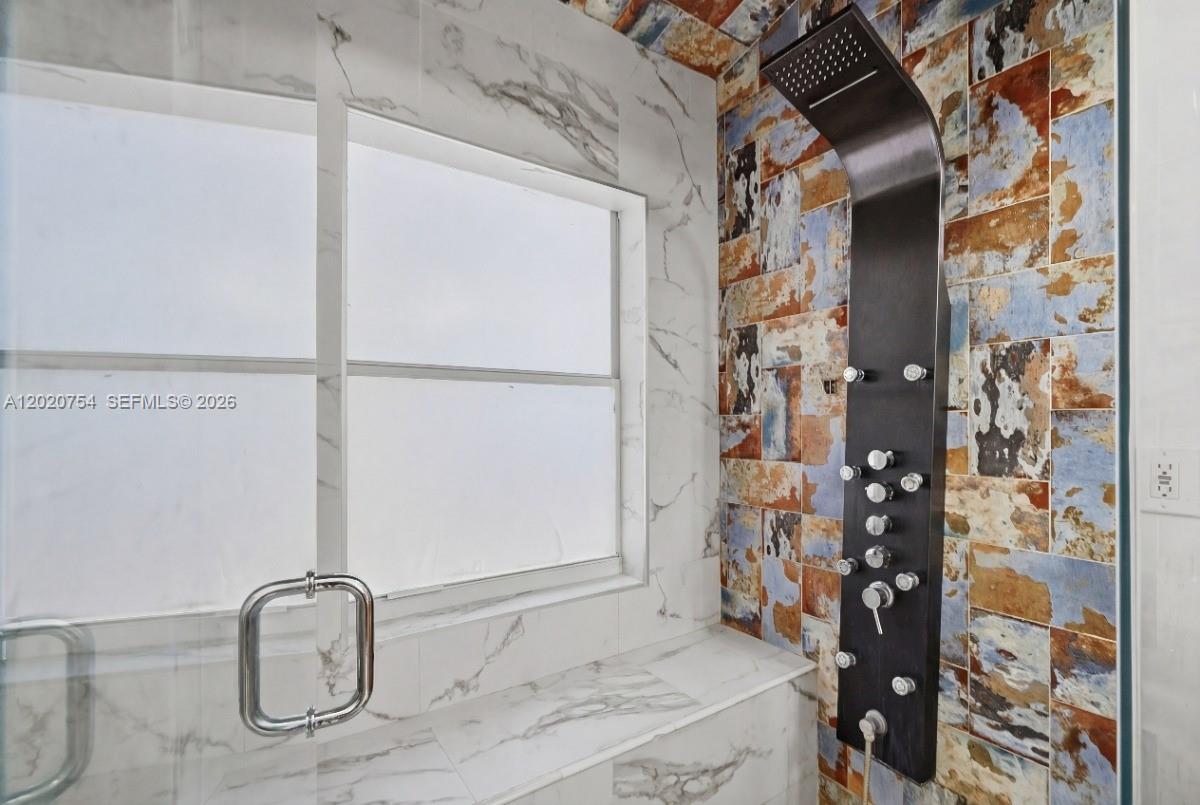 3464 3 / 2 1648 sq. ft. $ 2026-05-18 0 foto