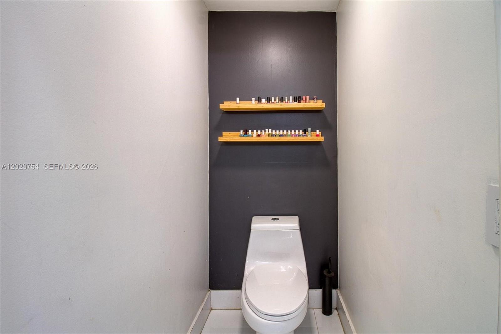 3464 3 / 2 1648 sq. ft. $ 2026-05-18 0 foto