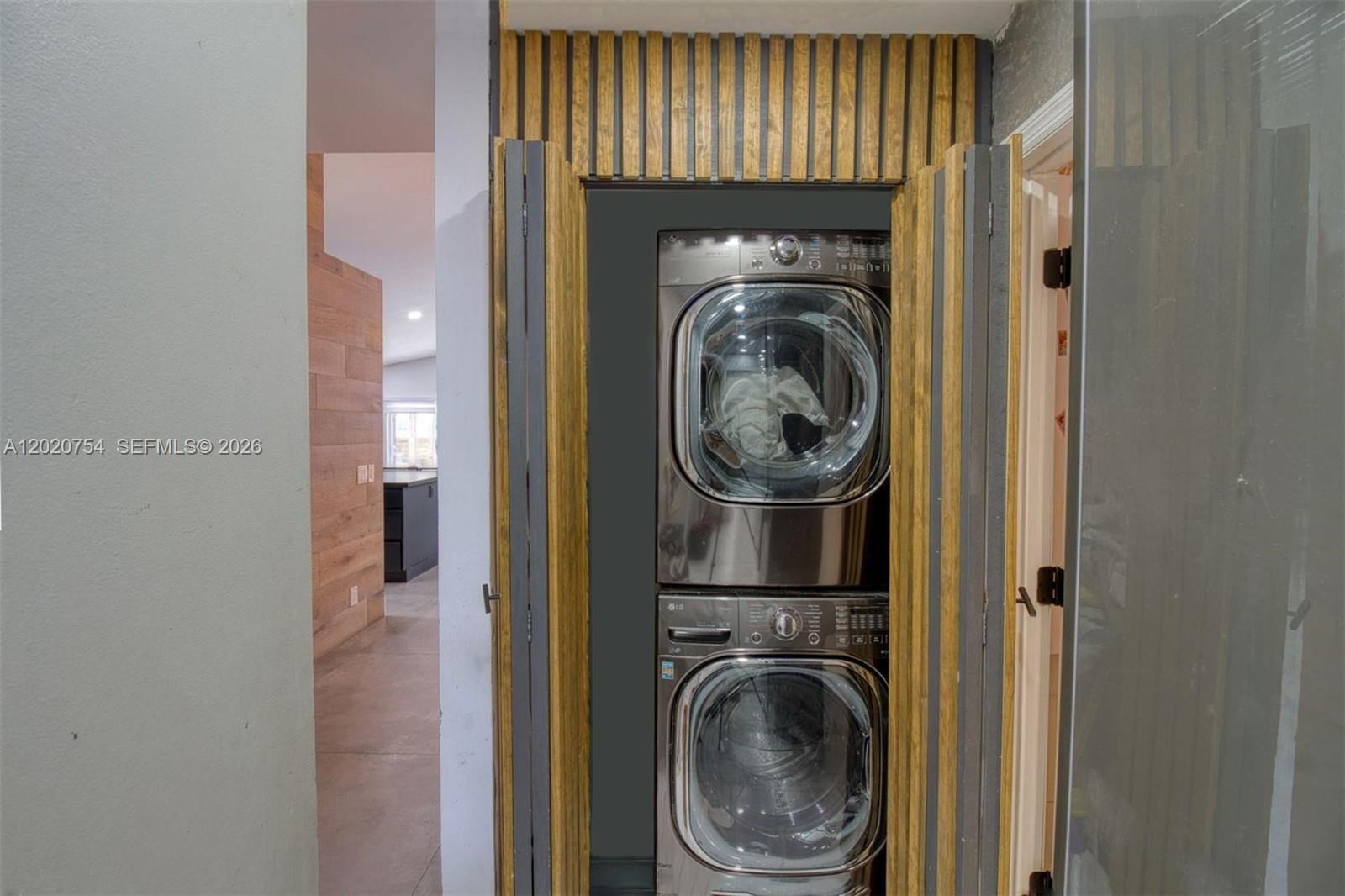 3464 3 / 2 1648 sq. ft. $ 2026-05-18 0 foto