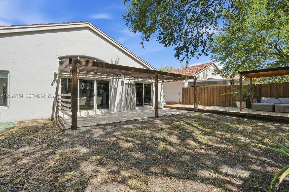 3464 3 / 2 1648 sq. ft. $ 2026-05-18 0 foto