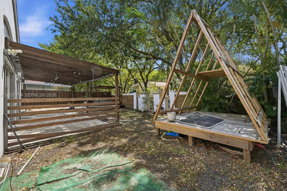 3464 3 / 2 1648 sq. ft. $ 2026-05-18 0 foto
