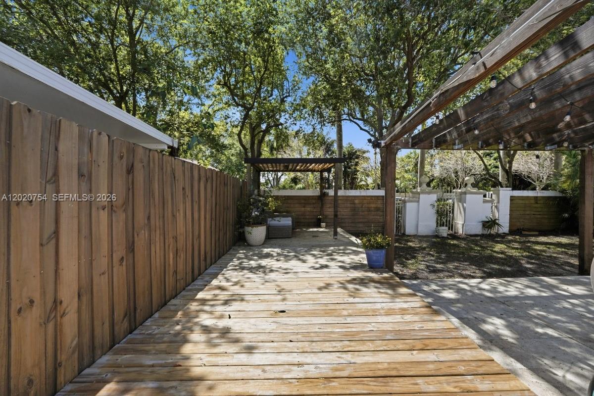 3464 3 / 2 1648 sq. ft. $ 2026-05-18 0 foto