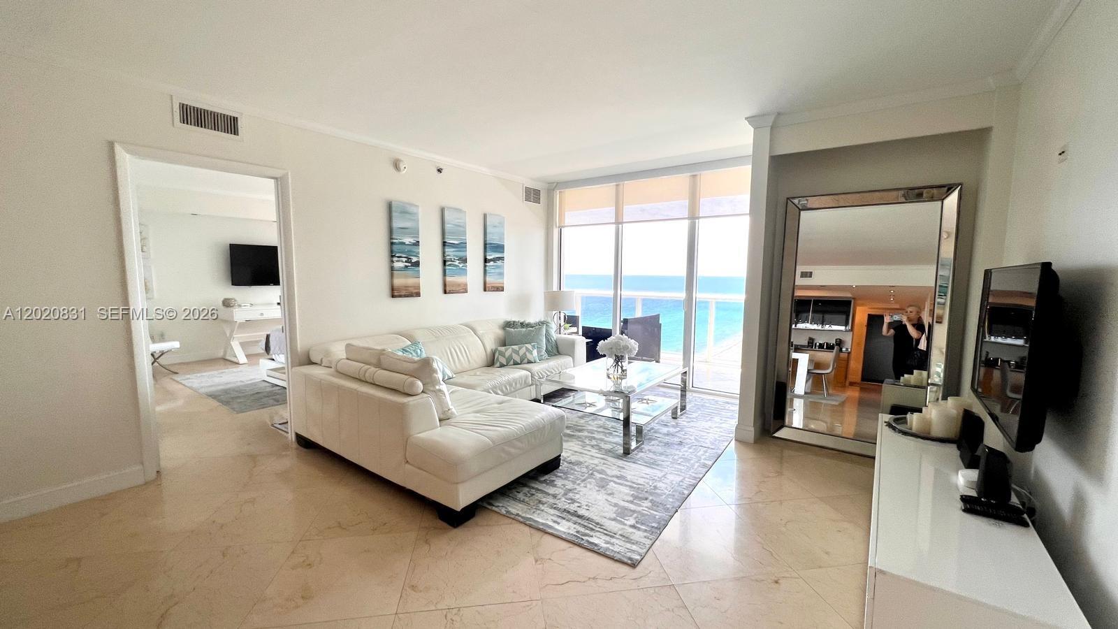 2204 3 / 3 1675 sq. ft. $ 2026-05-18 0 Photo