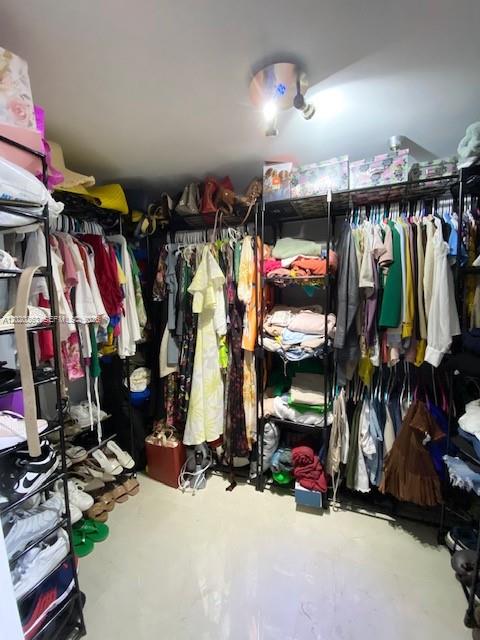 See details 2012 2 / 2 1240 sq. ft. $ 2026-05-18 0 Photo