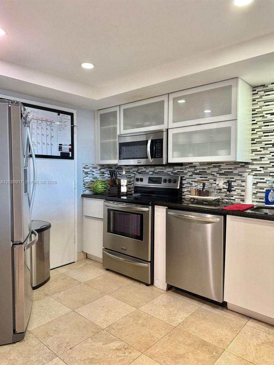 Ver detalles 704E 1 / 2 861 sq. ft. $ 2026-05-18 0 foto