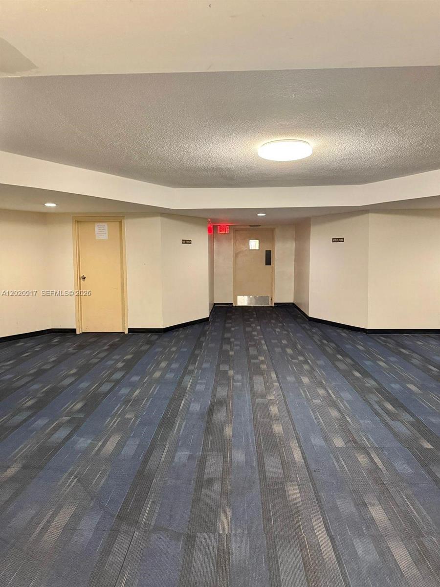 Ver detalles 704E 1 / 2 861 sq. ft. $ 2026-05-18 0 foto