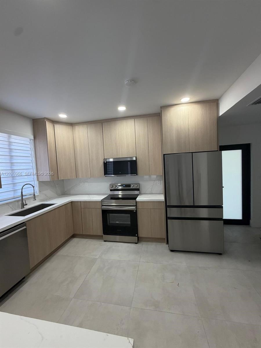 See details / 2874 sq. ft. $ 2026-05-18 0 Photo
