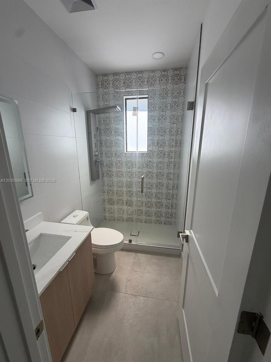 See details / 2874 sq. ft. $ 2026-05-18 0 Photo