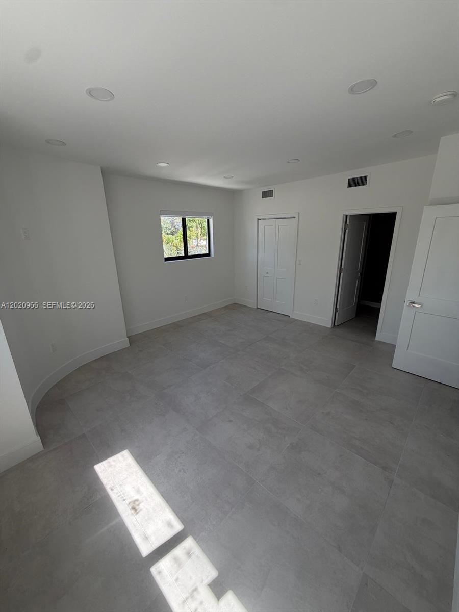 See details / 2874 sq. ft. $ 2026-05-18 0 Photo