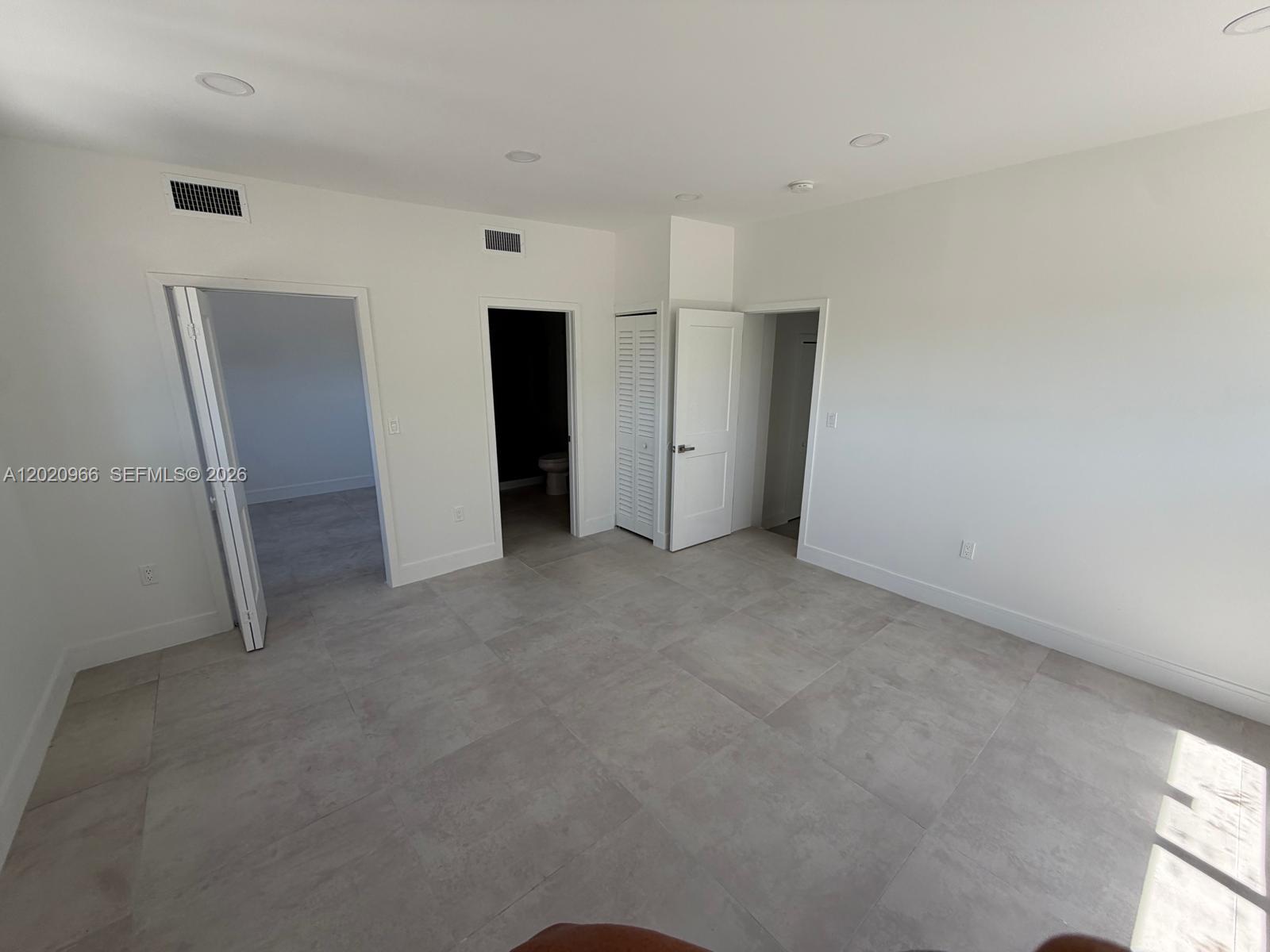 See details / 2874 sq. ft. $ 2026-05-18 0 Photo